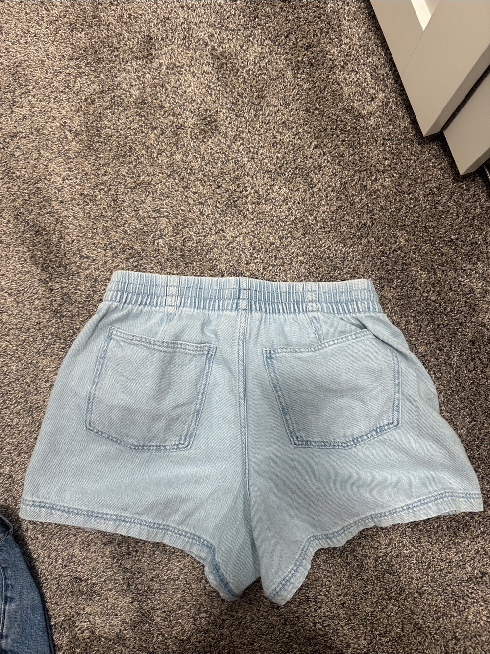 Light Wash Draw String Shorts - Picture 2 of 2